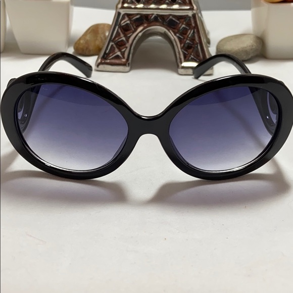 Decorative Swirl Arm Black Sunglasses - Picture 2 of 4